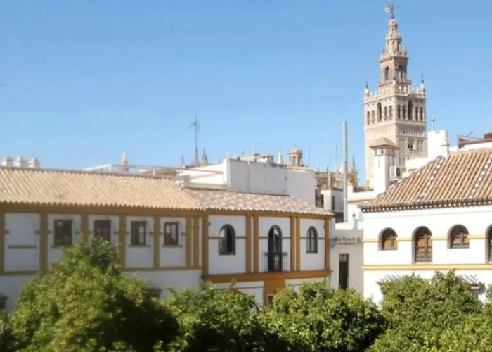 Apartamentos En La Plaza Dona Elvira, 7
