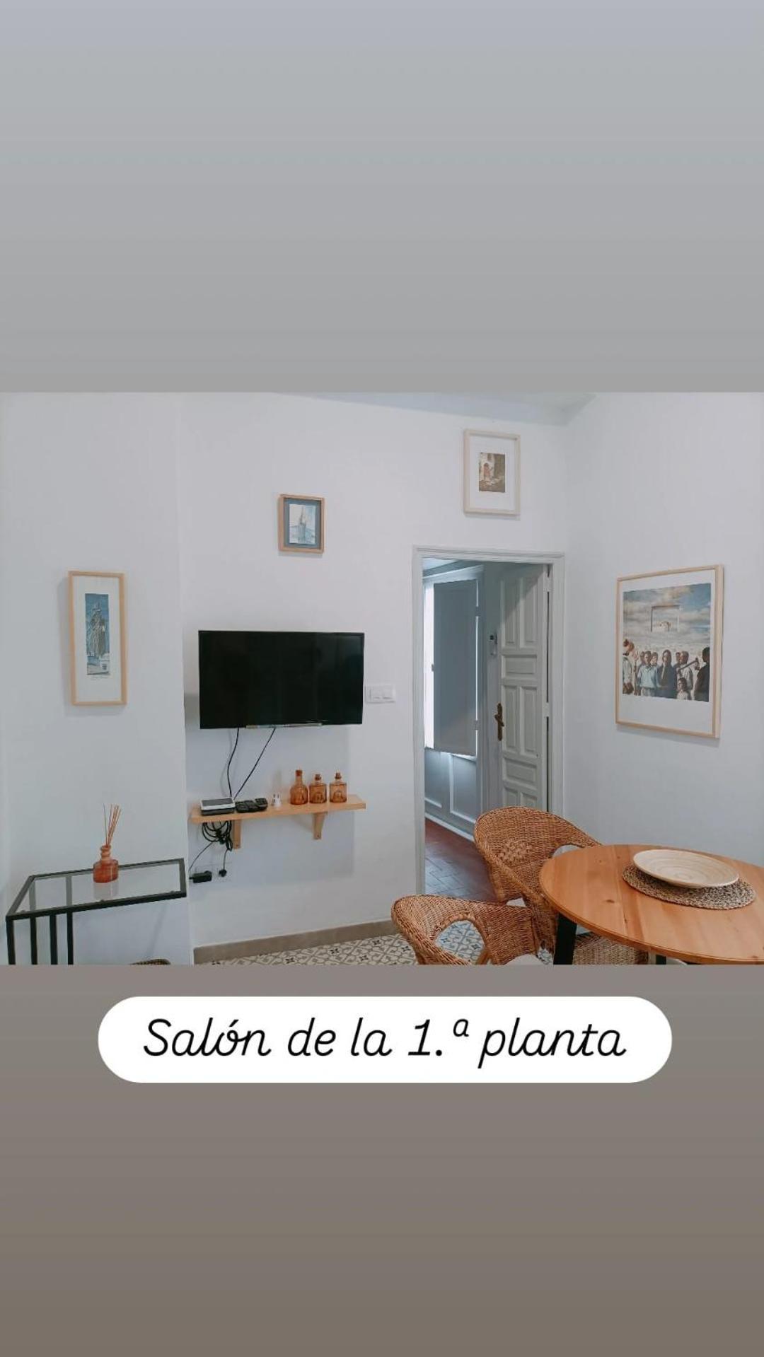 En La Plaza Dona Elvira, 7 * Séville